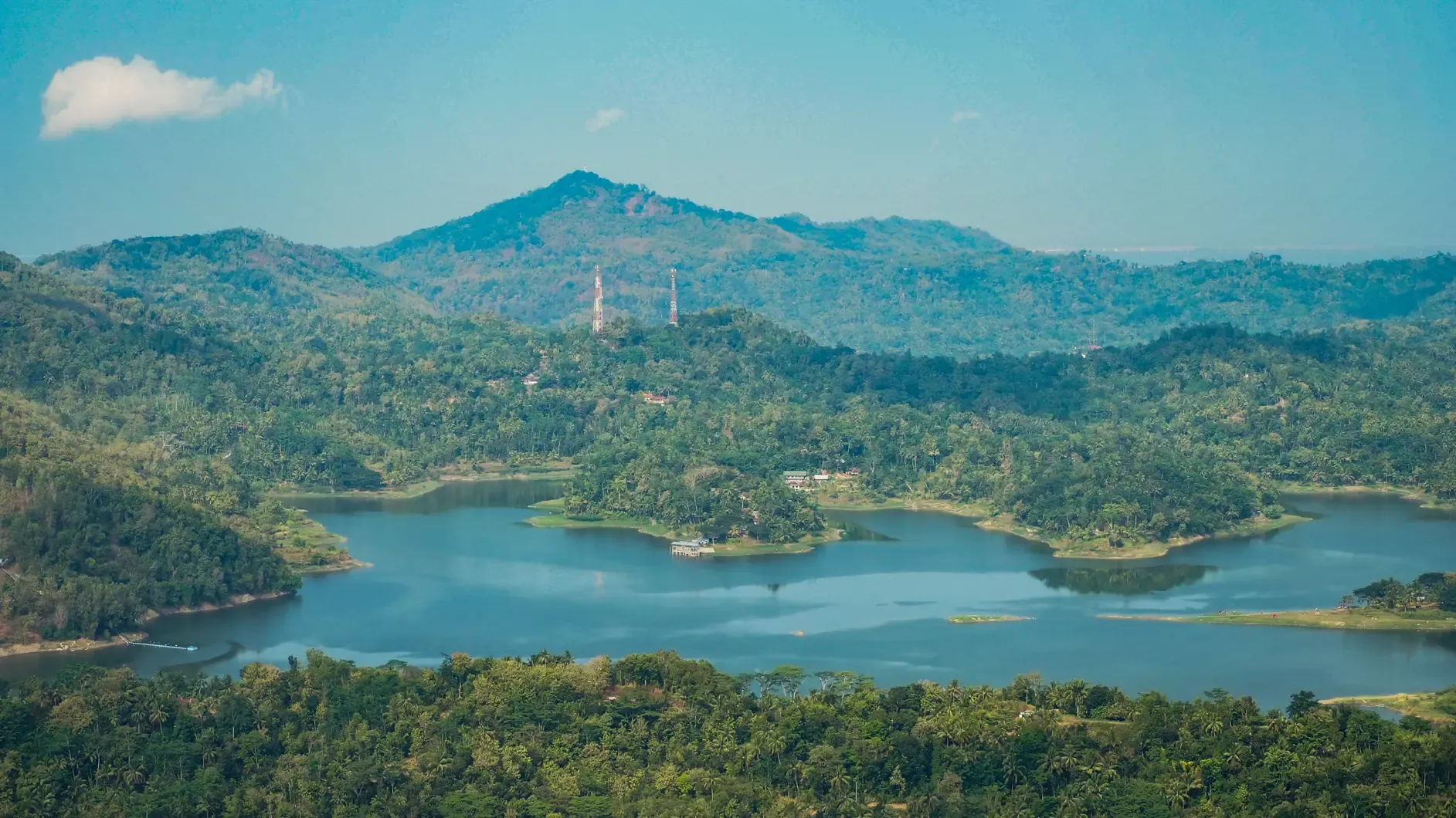 Pemandangan perbukitan Kalibiru di Kulon Progo
